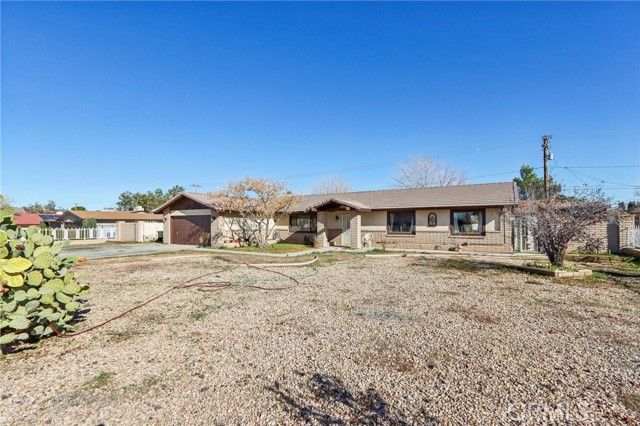 14057 Crow, Apple Valley, CA 92307