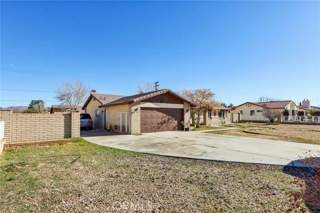 14057 Crow, Apple Valley, CA 92307