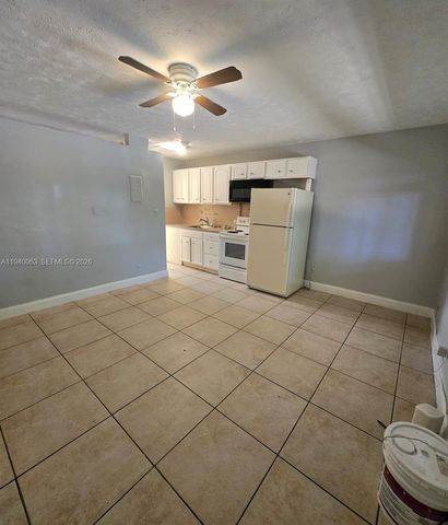 3981 SW 12th Pl 2, Fort Lauderdale, FL 33312