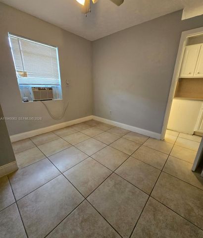 3981 SW 12th Pl 2, Fort Lauderdale, FL 33312