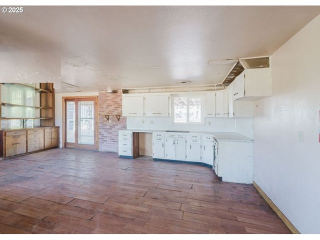 33425 TATE Rd, Creswell, OR 97426