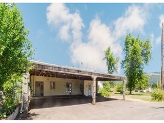 33425 TATE Rd, Creswell, OR 97426