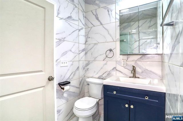 9017 Riverside Place House, North Bergen, NJ 07047