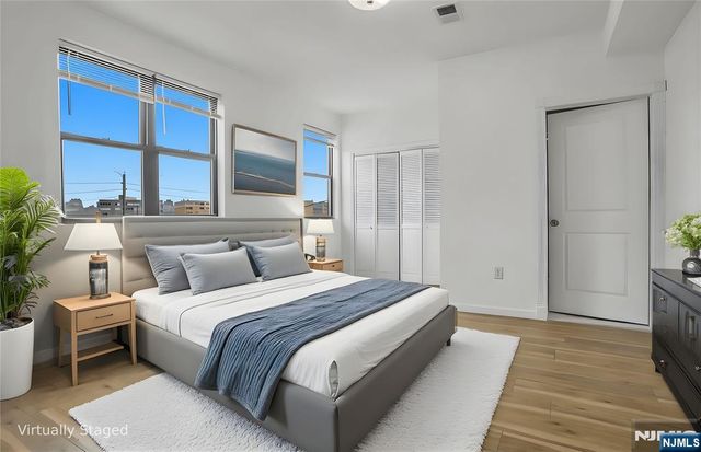 9017 Riverside Place House, North Bergen, NJ 07047