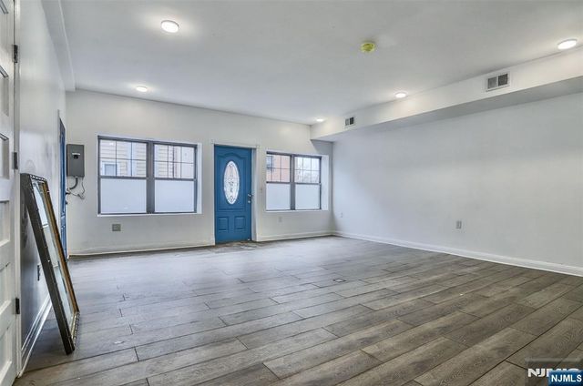 9017 Riverside Place House, North Bergen, NJ 07047