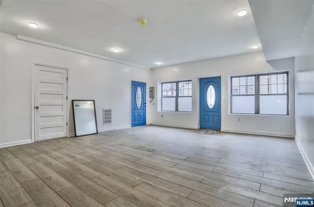 9017 Riverside Place House, North Bergen, NJ 07047