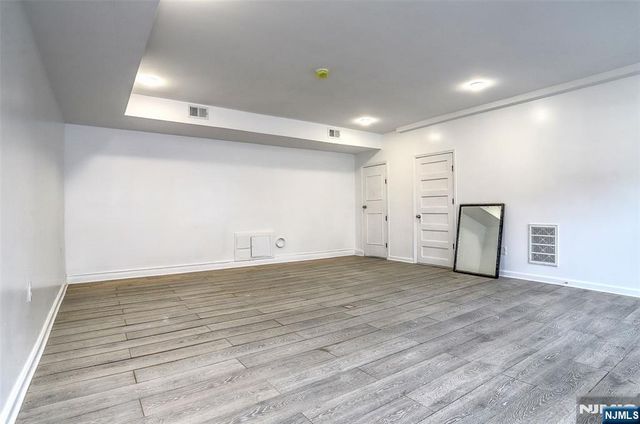 9017 Riverside Place House, North Bergen, NJ 07047