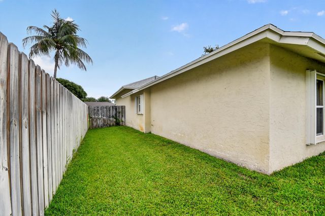 1163 Essex Drive, Wellington, FL 33414