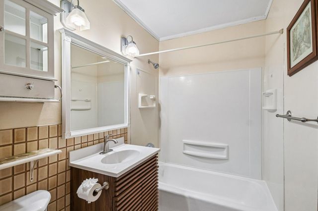 2154 William Street, Roseville, MN 55113