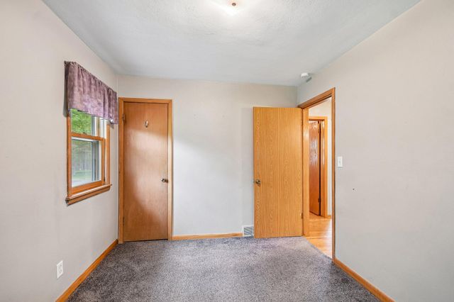 2154 William Street, Roseville, MN 55113