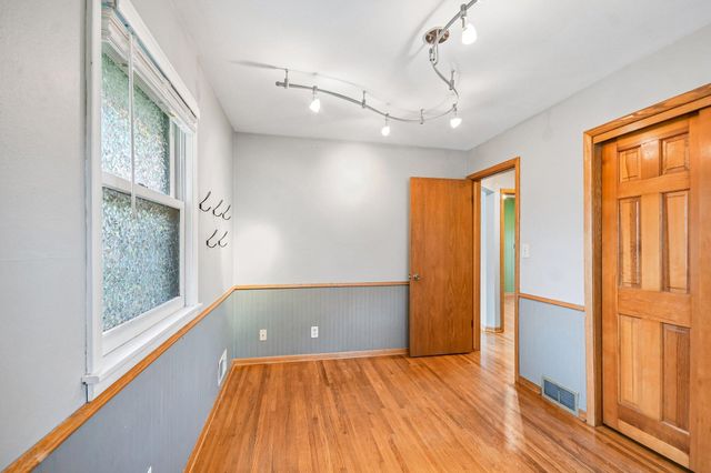 2154 William Street, Roseville, MN 55113