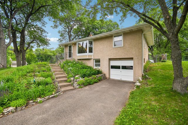 2154 William Street, Roseville, MN 55113