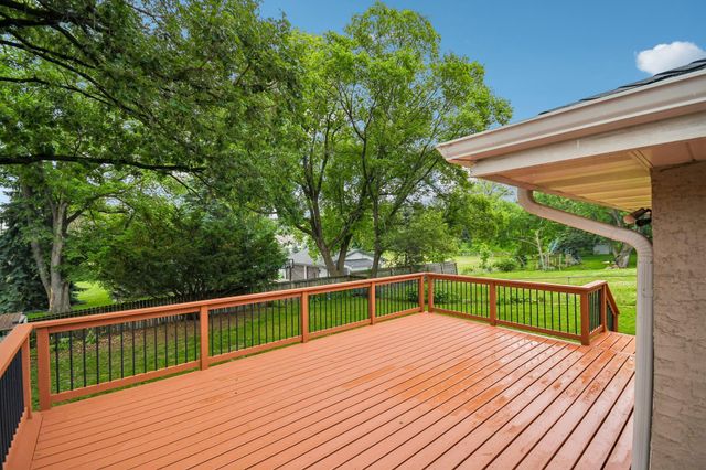 2154 William Street, Roseville, MN 55113