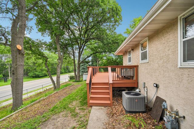 2154 William Street, Roseville, MN 55113