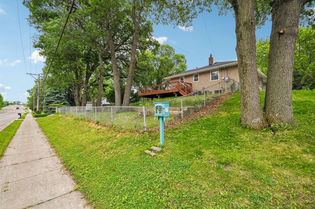 2154 William Street, Roseville, MN 55113