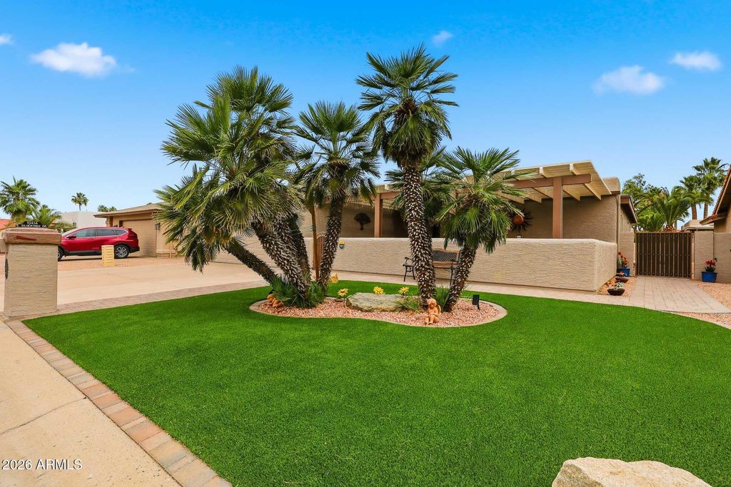 10414 E SILVERTREE Drive, Sun Lakes, AZ 85248 — photo 2
