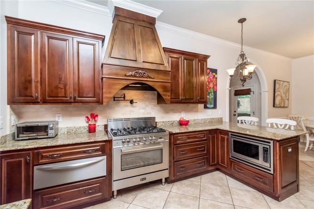 312 Springhill Woods Drive E, Mobile, AL 36608