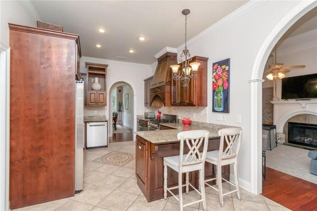 312 Springhill Woods Drive E, Mobile, AL 36608