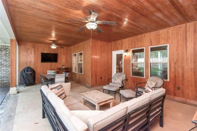 312 Springhill Woods Drive E, Mobile, AL 36608