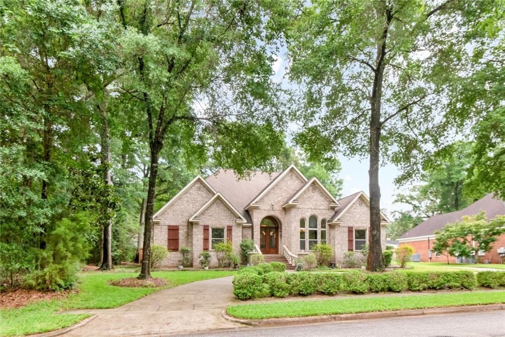 312 Springhill Woods Drive E, Mobile, AL 36608