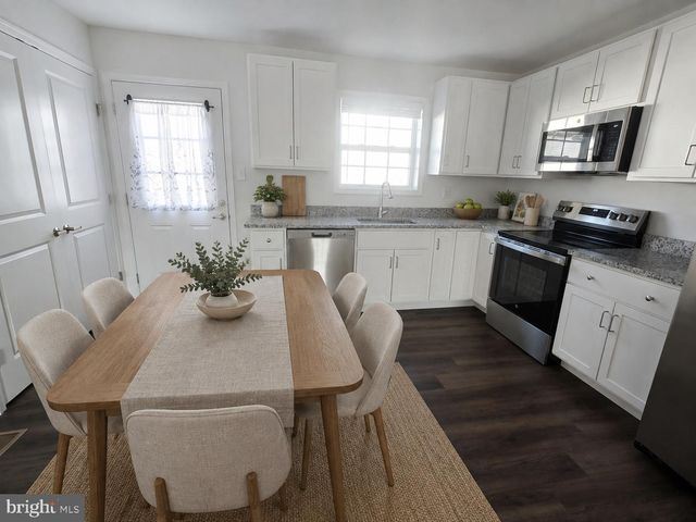 14 SNOWDROP CT, Kearneysville, WV 25430