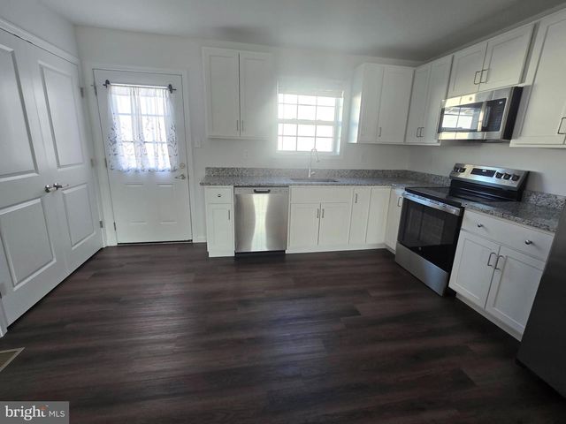 14 SNOWDROP CT, Kearneysville, WV 25430