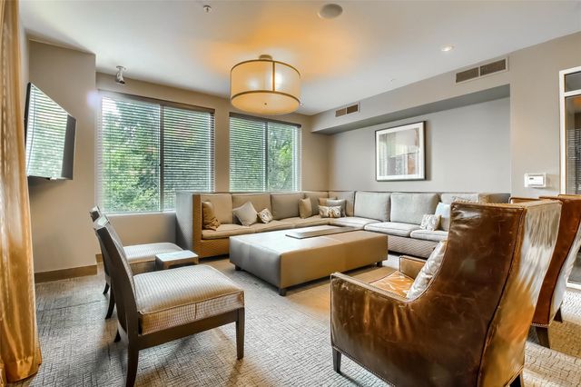 54 Rainey ST 1109, Austin, TX 78701