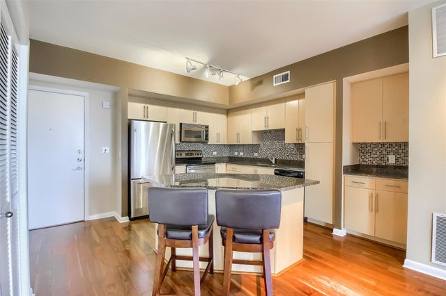 54 Rainey ST 1109, Austin, TX 78701