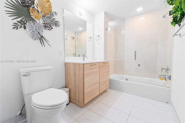 16385 Biscayne Blvd 405, North Miami Beach, FL 33160