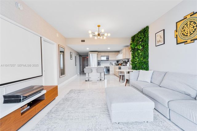 16385 Biscayne Blvd 405, North Miami Beach, FL 33160