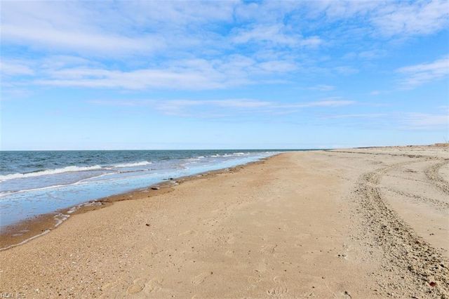 2304 Poseidon CT, Virginia Beach, VA 23451