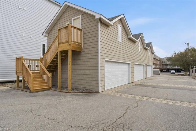 2304 Poseidon CT, Virginia Beach, VA 23451