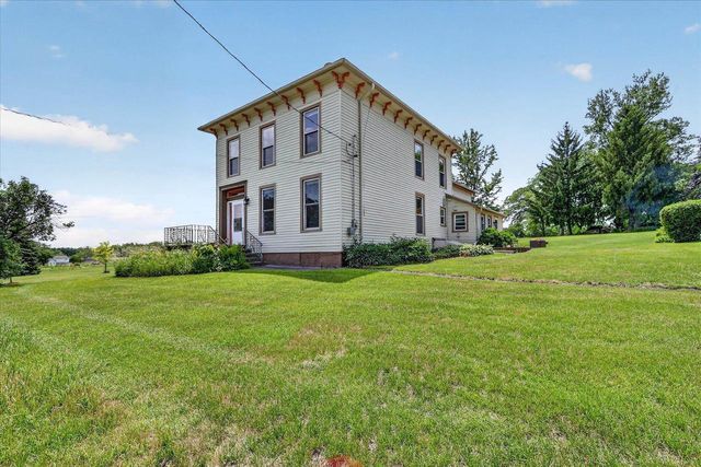 2458 S Madison Road, Beloit, WI 53511
