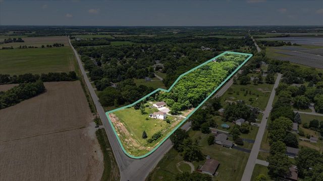 2458 S Madison Road, Beloit, WI 53511
