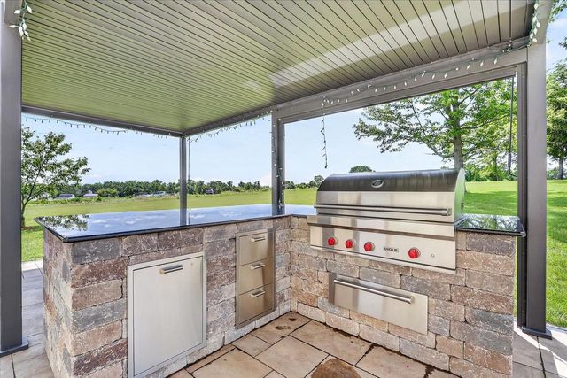 2458 S Madison Road, Beloit, WI 53511