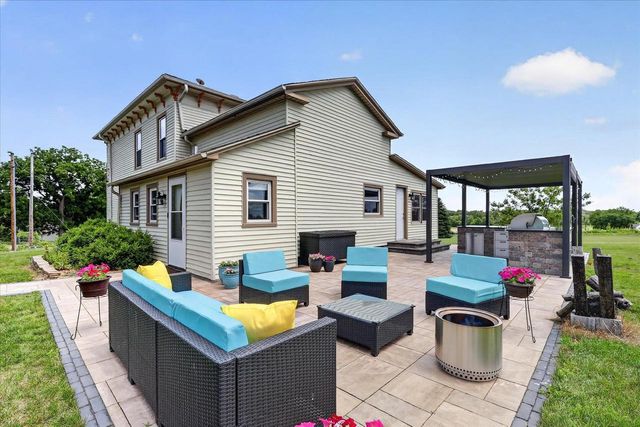 2458 S Madison Road, Beloit, WI 53511