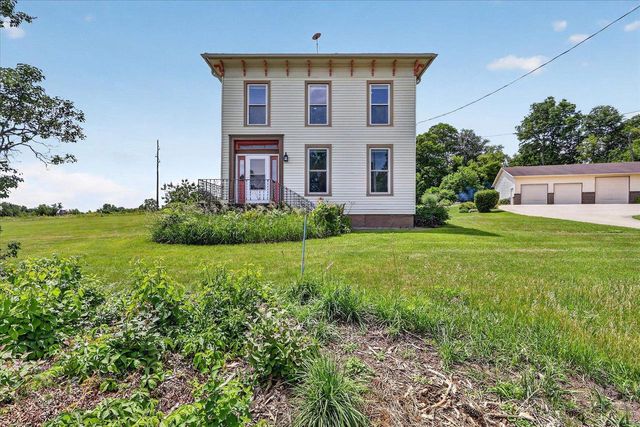 2458 S Madison Road, Beloit, WI 53511