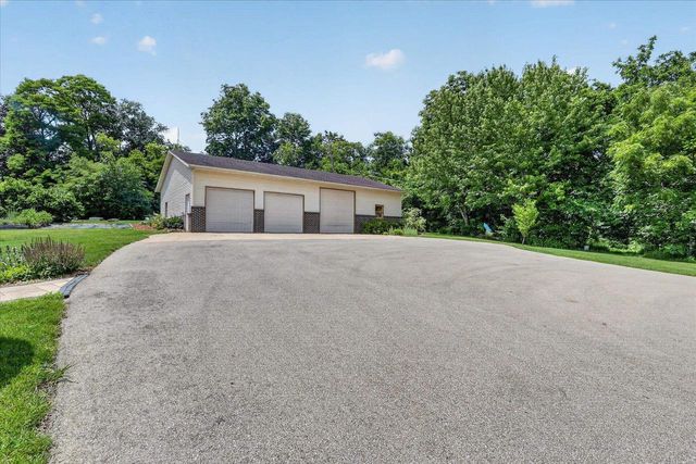 2458 S Madison Road, Beloit, WI 53511