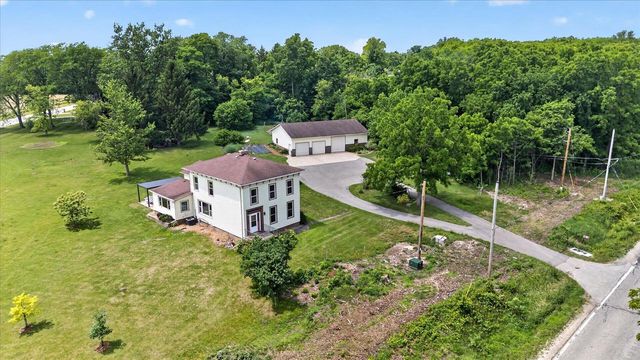 2458 S Madison Road, Beloit, WI 53511