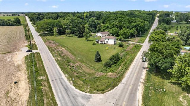2458 S Madison Road, Beloit, WI 53511