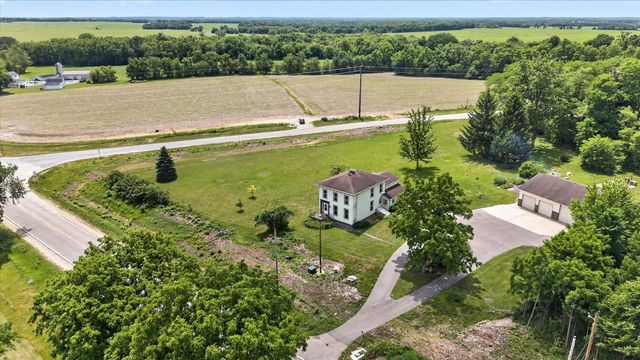 2458 S Madison Road, Beloit, WI 53511