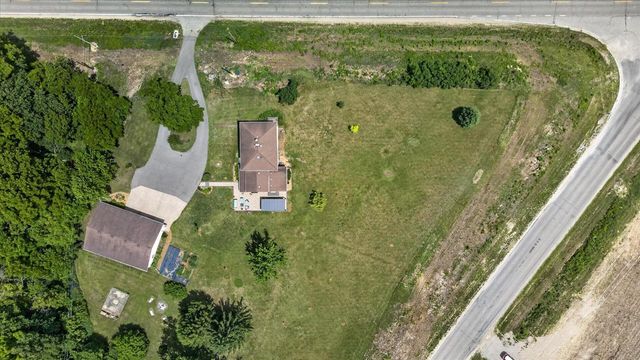 2458 S Madison Road, Beloit, WI 53511
