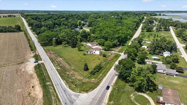 2458 S Madison Road, Beloit, WI 53511