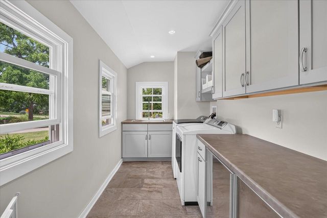 2458 S Madison Road, Beloit, WI 53511