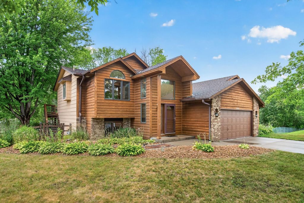 11607 Hillside Circle, Champlin, MN 55316