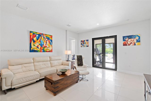 21365 SW 177th Ct, Miami, FL 33187