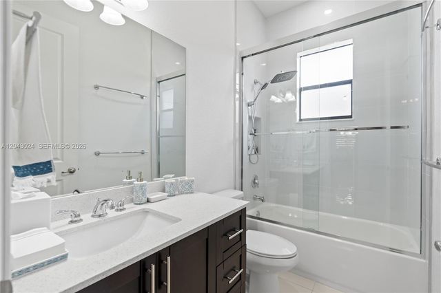 21365 SW 177th Ct, Miami, FL 33187