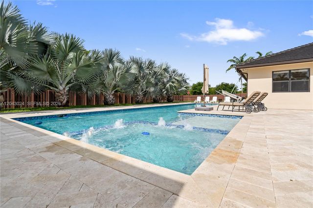 21365 SW 177th Ct, Miami, FL 33187
