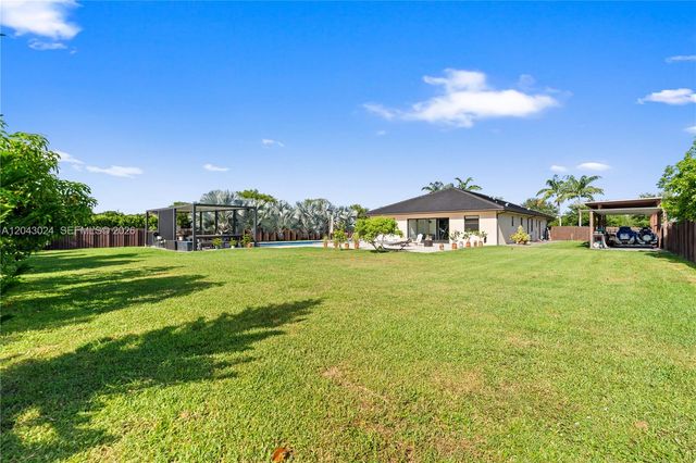 21365 SW 177th Ct, Miami, FL 33187