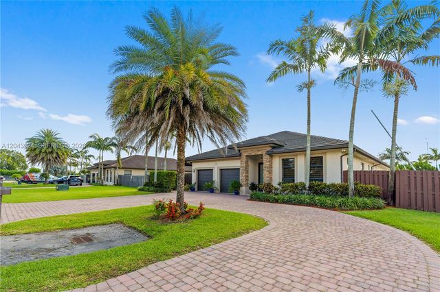 21365 SW 177th Ct, Miami, FL 33187